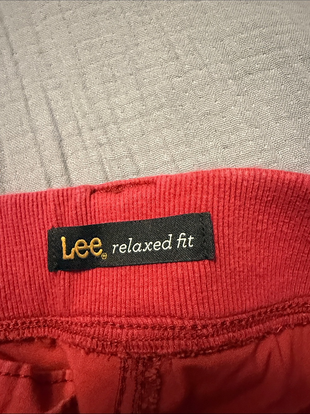 Lee Relaxed Fit Red Waistband capri  Pants - Picture 2 of 3